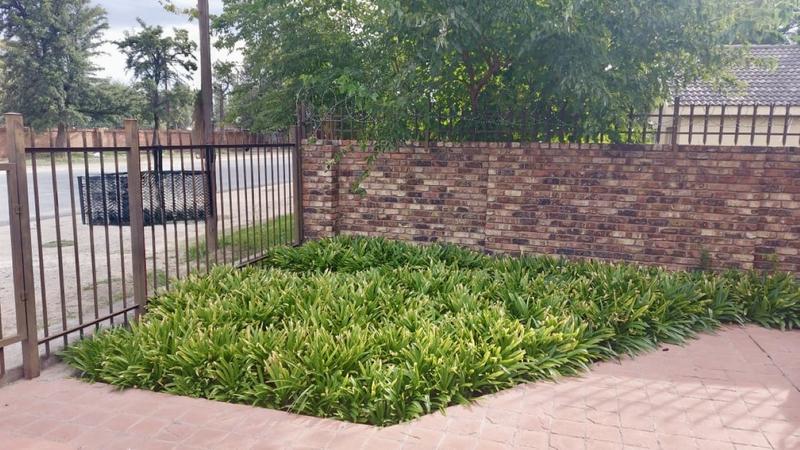 To Let 5 Bedroom Property for Rent in Douglas Northern Cape